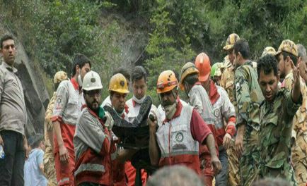 13 معدنچی همچنان محبوس+ تصاویر