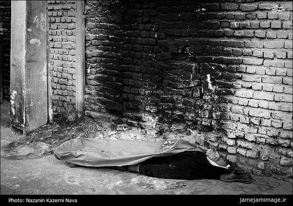 عکس/ مرگ غم انگیز یک کارتن خواب در سرمای تهران