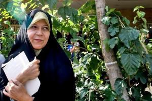 بابا میگوید اگر یک میلیارد به فائزه بدهی همه را بستنی میخرد!