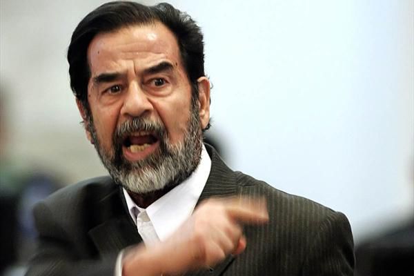 عکس/ صدام در حرم مطهر رضوی