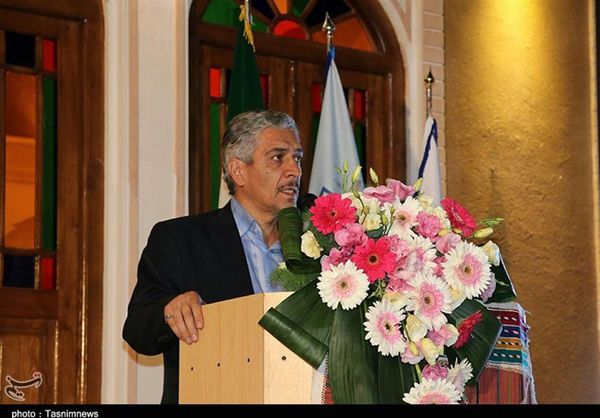 جوانان خانههای اجدادی خود را به بومگردی تبدیل کنند