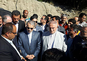معاون رییس جمهوراز مناطق سیلزده علی آبادکتول بازدید کرد