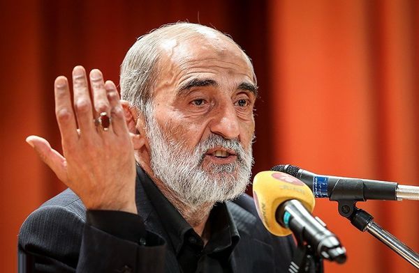 آقای رئیس جمهور، دولت را نفرین نکنید!/ یاس و ناامیدی را دولتمردان به مردم تزریق میکنند