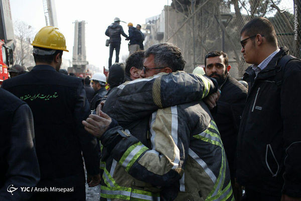 دانلود کلیپ گریه های سوزناک آتشنشان نجات یافته از پلاسکو 