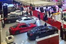 حضور زنان و دختران مدل در نمایشگاه خودرو!+ عکس