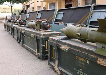 در این مطلب تصاویری از انبار تازه کشف شده تسلیحات گروهک داعش در اطراف دیروزور را مشاهده می کنید.