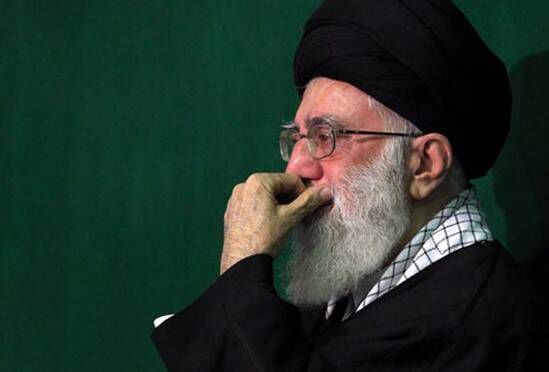 فیلم/ عزاداری شب اربعین با حضور رهبرانقلاب در سال ۶۸
