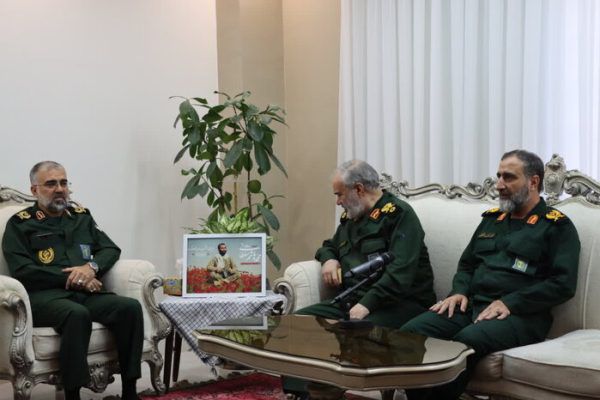 دیدار جانشین فرمانده کل سپاه با خانواده شهید تازه تفحص‌شده گلستان
