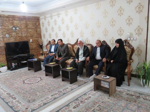 دیدار رئیس سازمان قضایی گلستان با خانواده شهیدان حسن و علی کریم آبادی به مناسبت هفته قوه قضائیه  + تصاویر