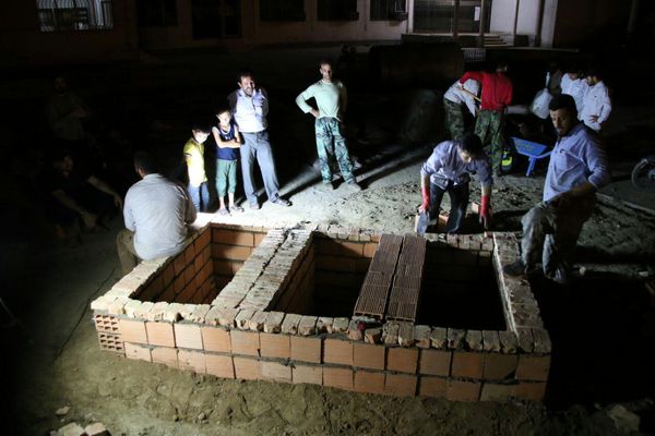 گزارش تصویری آماده سازی محل دفن شهدای گمنام شهرستان بندرترکمن
