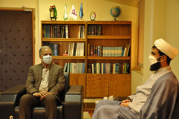 گلستان آینه تمام نمای وحدت شیعه و سنی
