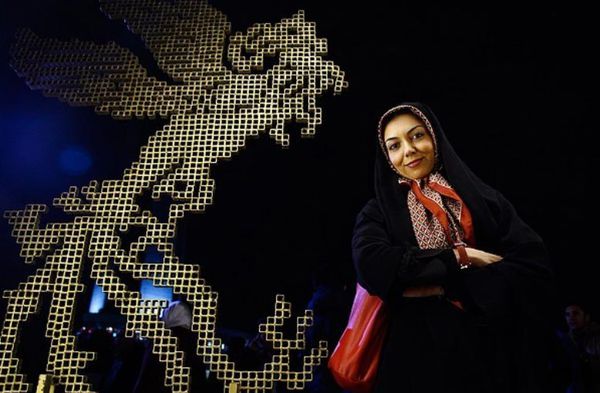 دانلود کلیپ مصاحبه با آزاده نامداری در کاخ جشنواره