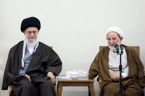 نبود آقایان یزدی و مصباح در مجلس خبرگان خسارت است/ انتخابات اخیر نامعتبری ادعای کسانی که فتنه مضر سال 88 را به وجود آوردند، نشان داد