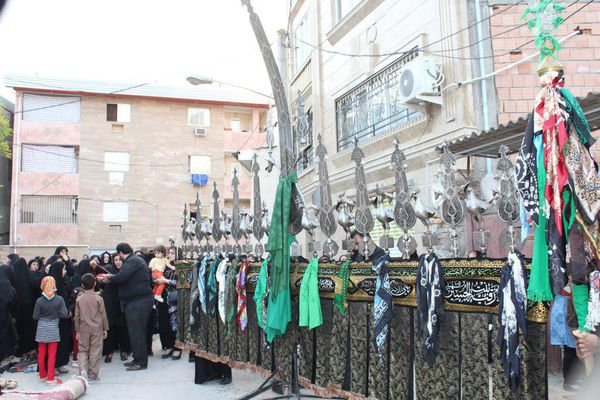 تصاویر/ برگزاری آیین سنتی «علم بندان» ماه محرم هیئت ثارالله در شهرستان کردکوی