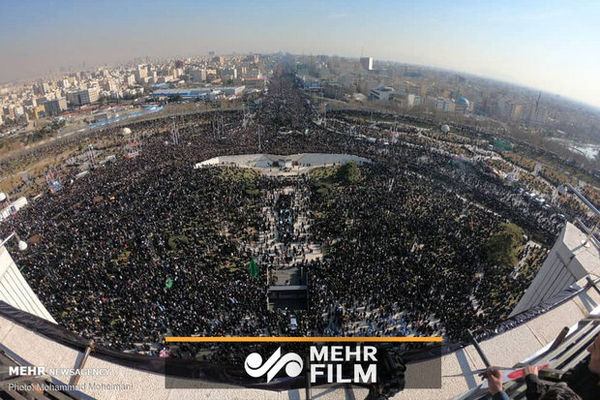 تهرانی‌ها نگین «سلیمانی» را بدرقه کردند
