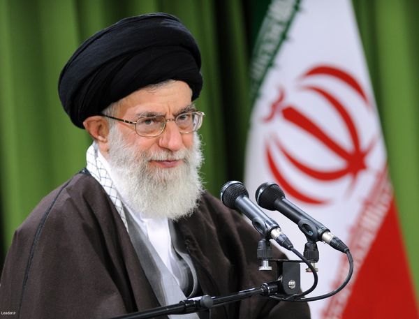 چه کسانی نیروهای انقلابی را «تندرو» خواندند؟ +جدول