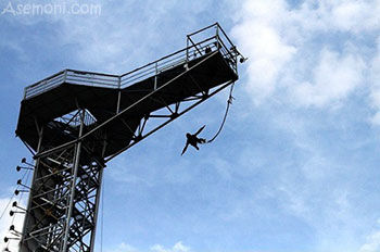 فیلم / لحظه سقوط دختر 17 ساله از بانجی جامپینگ