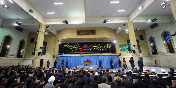 دانلود مداحی آقای حاج علی انسانی در بیت رهبری برا شهادت حضرت علی(ع)