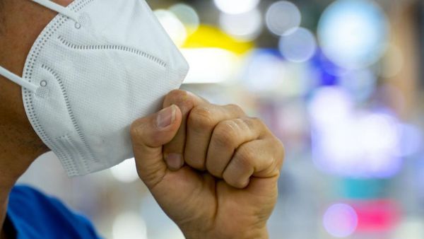 این 2نشانه می تواند از علائم کرونای انگلیسی باشد