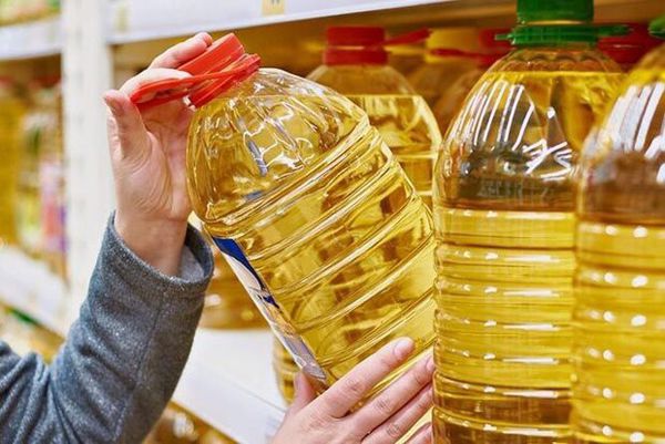 کشف ۳ تن روغن احتکاری از یک منزل مسکونی در علی آبادکتول