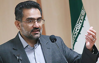 ما باید از قیام حسینی درس بگیریم و فریب دشمنان را نخوریم و تسلیم نشویم