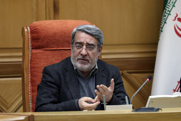 وزیر کشور:همه با تمام امکانات برای کمک به سیل زدگان پای کار هستند
