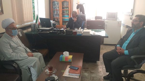 گفتگو تلفنی مدیر ستاد اقامه نماز استان گلستان با اداره کل منابع طبیعی و آبخیزداری استان
