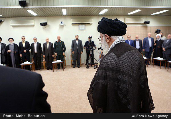 قدردانی رهبر معظم انقلاب از مجاهدات صادقانه تیم هسته‌ای/ پشتوانه روحی، معنوی و فکری عامل اصلی حل همه مشکلات است