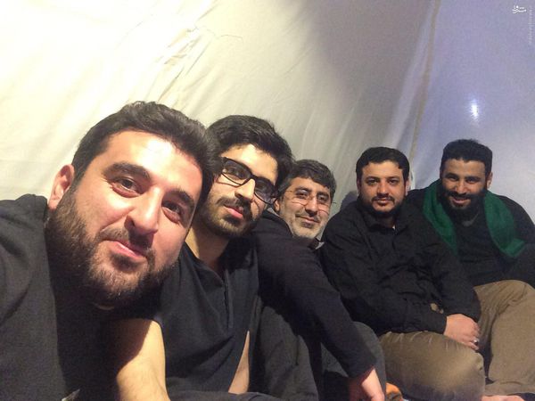 عکس/ سلفی با طاهری و رائفی پور در مسیر کربلا