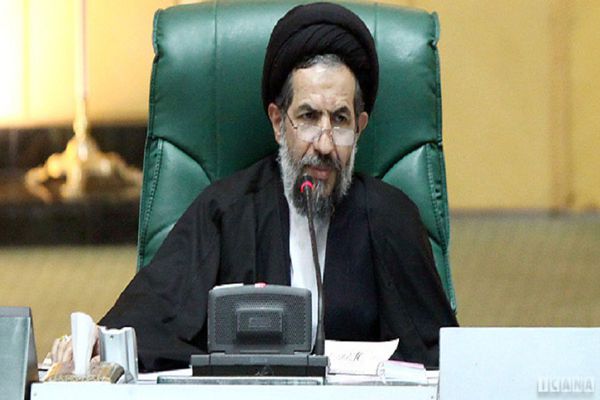 زیاده خواهیهای آمریکا برای شکستن عزت ملت ایران است/وحدت اسلامی، ضربه بزرگی به سیاستهای آمریکا وارد می کند