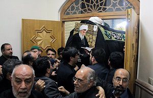 برگزاری مراسم وداع با پیکر آیت الله واعظ طبسی در مشهد مقدس/ تصاویر