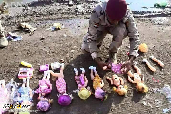 عروسک های بمبگذاری شده در مسیر زائران کربلا + عکس