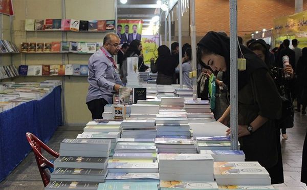 نمایشگاه کتاب گنبدکاووس با ۲۰۰۰ عنوان کتاب افتتاح شد
