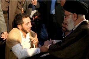 شعری به انتخاب همسر برای رهبر انقلاب