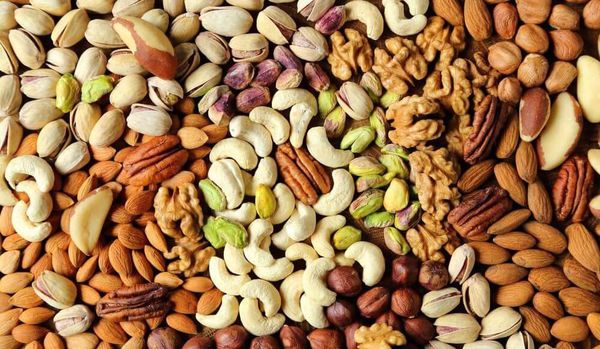 
کاهش صادرات آجیل و خشکبار نسبت به سال گذشته/ ایران نخستین تولیدکننده آجیل و خشکبار در جهان
