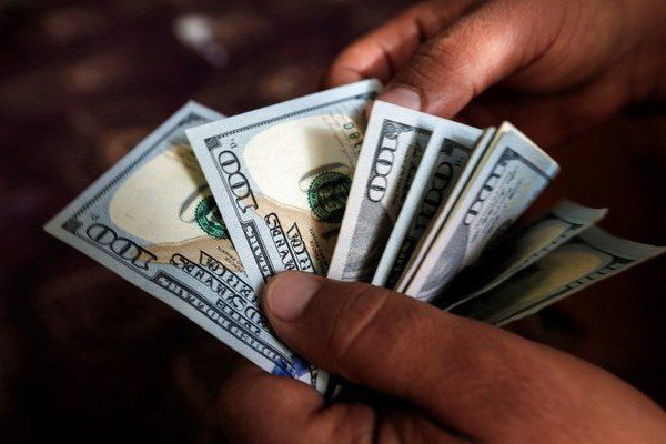 قیمت دلار آمریکا ۸ مهر ۱۳۹۹ به ۲۸ هزار و ۹۵۰ تومان رسید