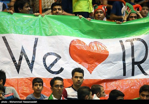 پیروزی شاگردان لوزانو با شور ایرانی و وزیر خوش‌قدم/ ضربِ شست ایران، چشم صرب‌ها را درآورد!