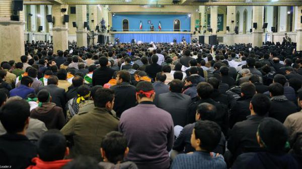 تصاویر/ حاشیه‌های دیدار دانش آموزان با رهبر انقلاب