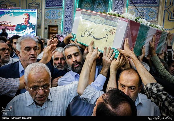 تصاویر تشییع شهید احمد غلامی
