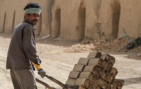 دستمزد کارگران امسال چقدر افزایش واقعی داشت؟