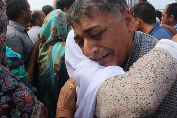  استقبال غم انگیز کاروان پرحادثه 38017 گنبد کاووس در فرودگاه گرگان+تصاویر