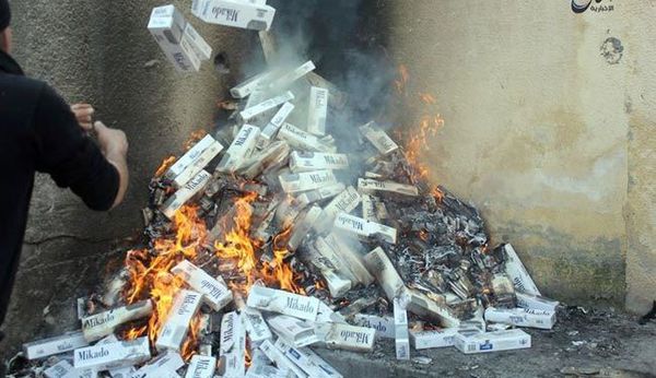 داعش به این دلیل سیگار را حرام کرده است