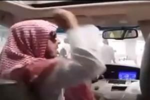 رمی جمرات آقازاده سعودی از درون خودرو! + فیلم