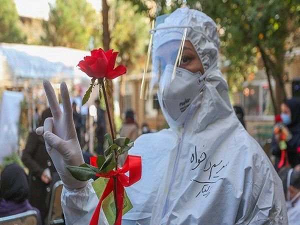 تحویل پست‌های مدیریتی به پرستاران گلستان/ شماری از پرستاران گلستان رئیس بیمارستان شدند
