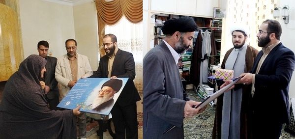 گزارش تصویری/ جانشین بسیج رسانه کشور با خانواده 3تن از شهدای رسانه گلستان در علی آباد کتول دیدار کرد