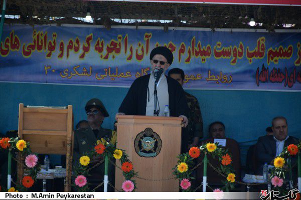اقتدار کشور وابسته به قدرت نظامی و مردمی است/تولید کنندگان جنس مرغوب روانه ی بازار ها کنند.