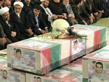 فیلم دردناک از درد دل مادر شهید آتشنشان پشت کاروان حامل پیکر فرزندش