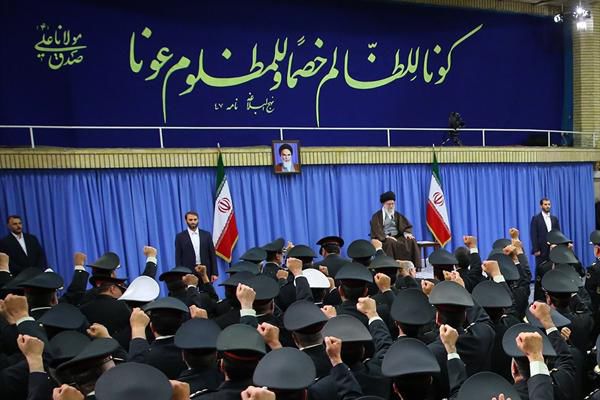 در موضوع امنیت اخلاقی به مخالفت برخی افراد یا فضاسازی های رسانه ای توجه نکنید/ دشمن به دنبال دو جریانی کردن کشور است