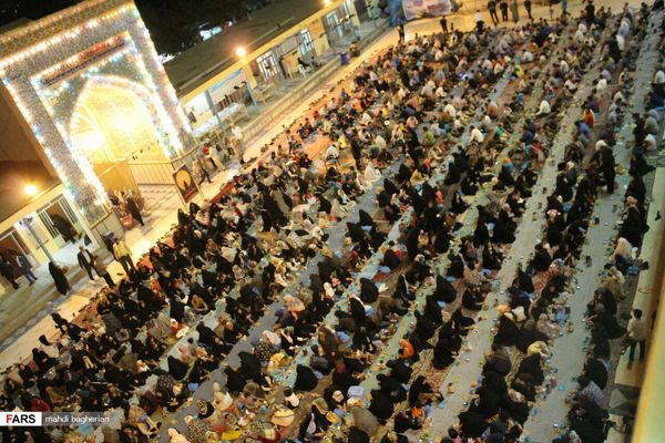 عکس/ بزرگترین سفره افطاری ساده استان 